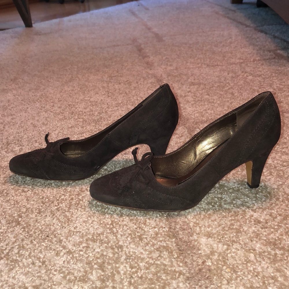 Lightly worn Peter Kaiser wing tip heel